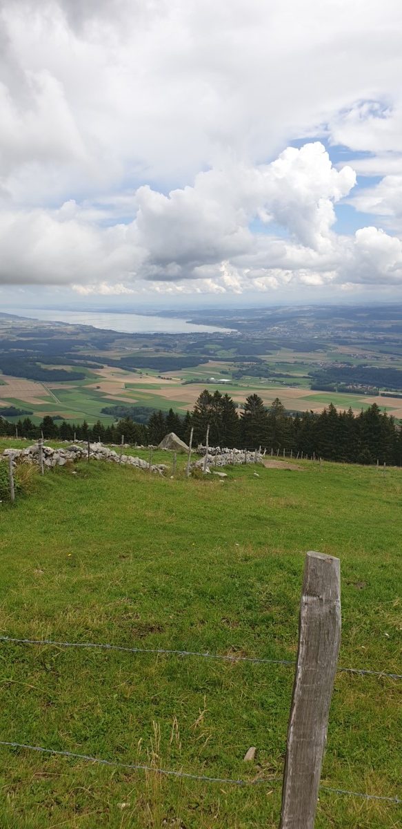 Vue sur le lac de Neuchâtel et Yverdon-les-Bains